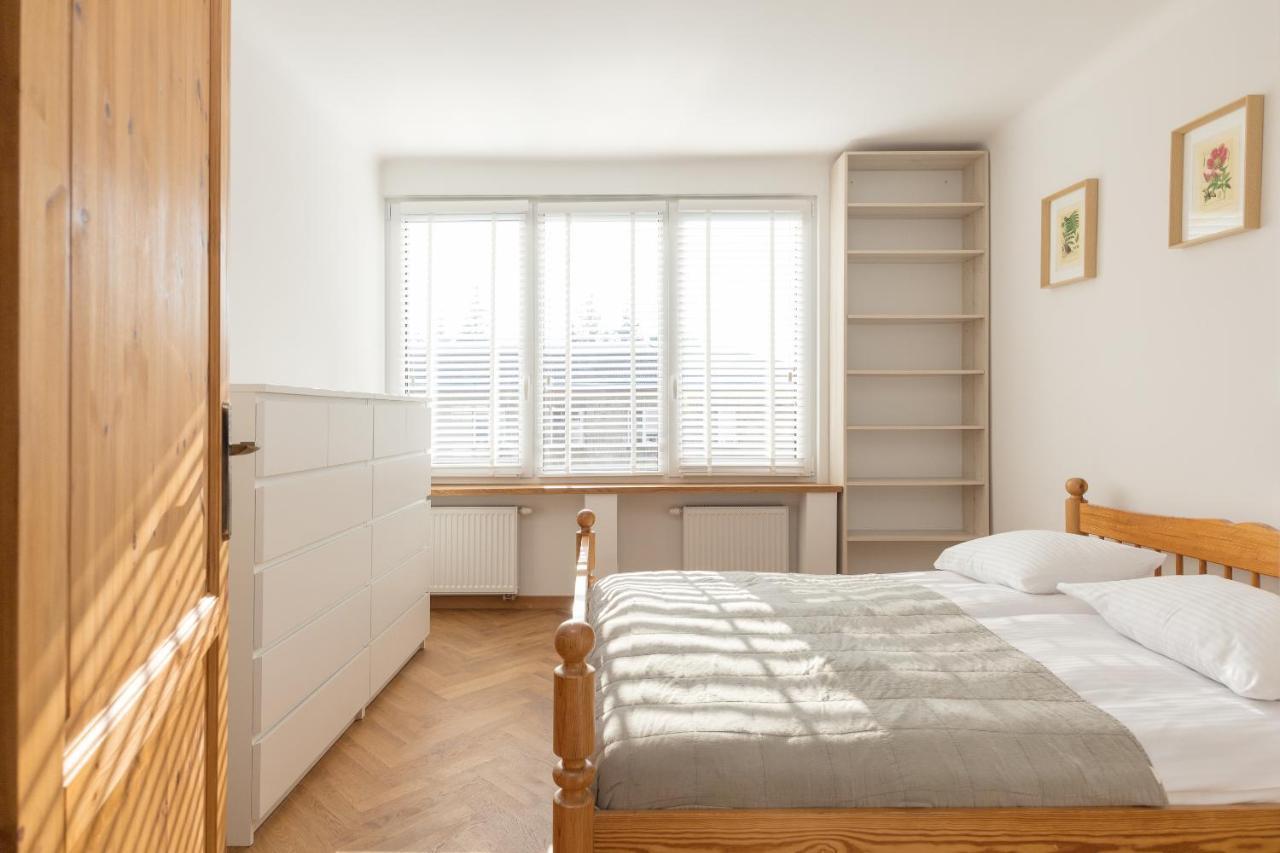 Piekna 2-Bedroom Apartment 바르샤바 외부 사진