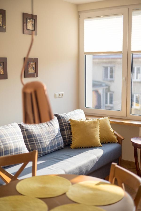 Piekna 2-Bedroom Apartment 바르샤바 외부 사진